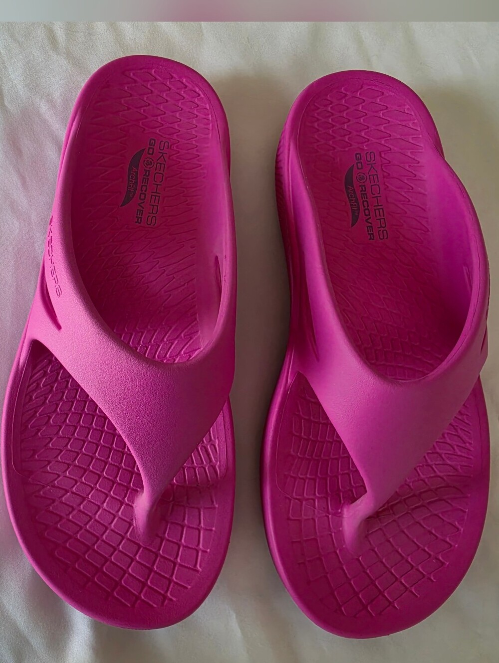 Skechers GO Recover Women's Pink Flip Flop Size 9 NWT - Picture 2 of 4